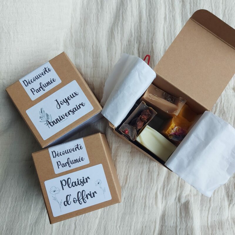 4 demi-savons naturels dans un coffret à offrir