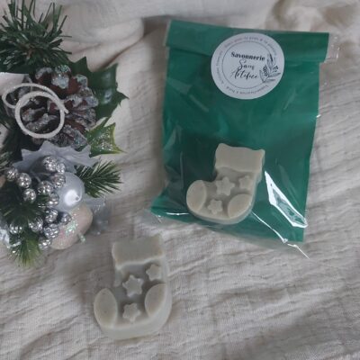 savon en forme de botte de noël, pour le corps et les cheveux